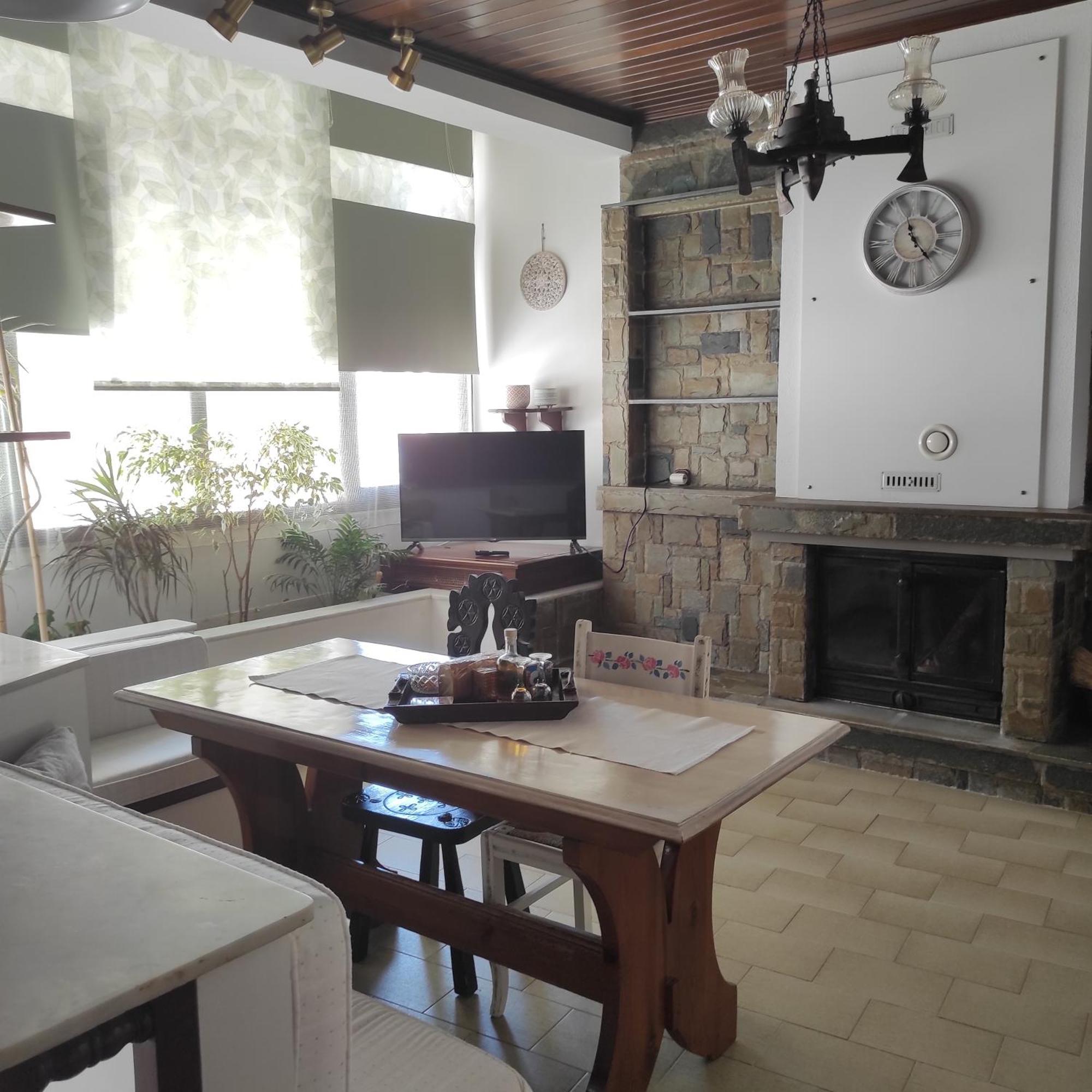 Johnny'S Loft Apartment Agrinio Luaran gambar